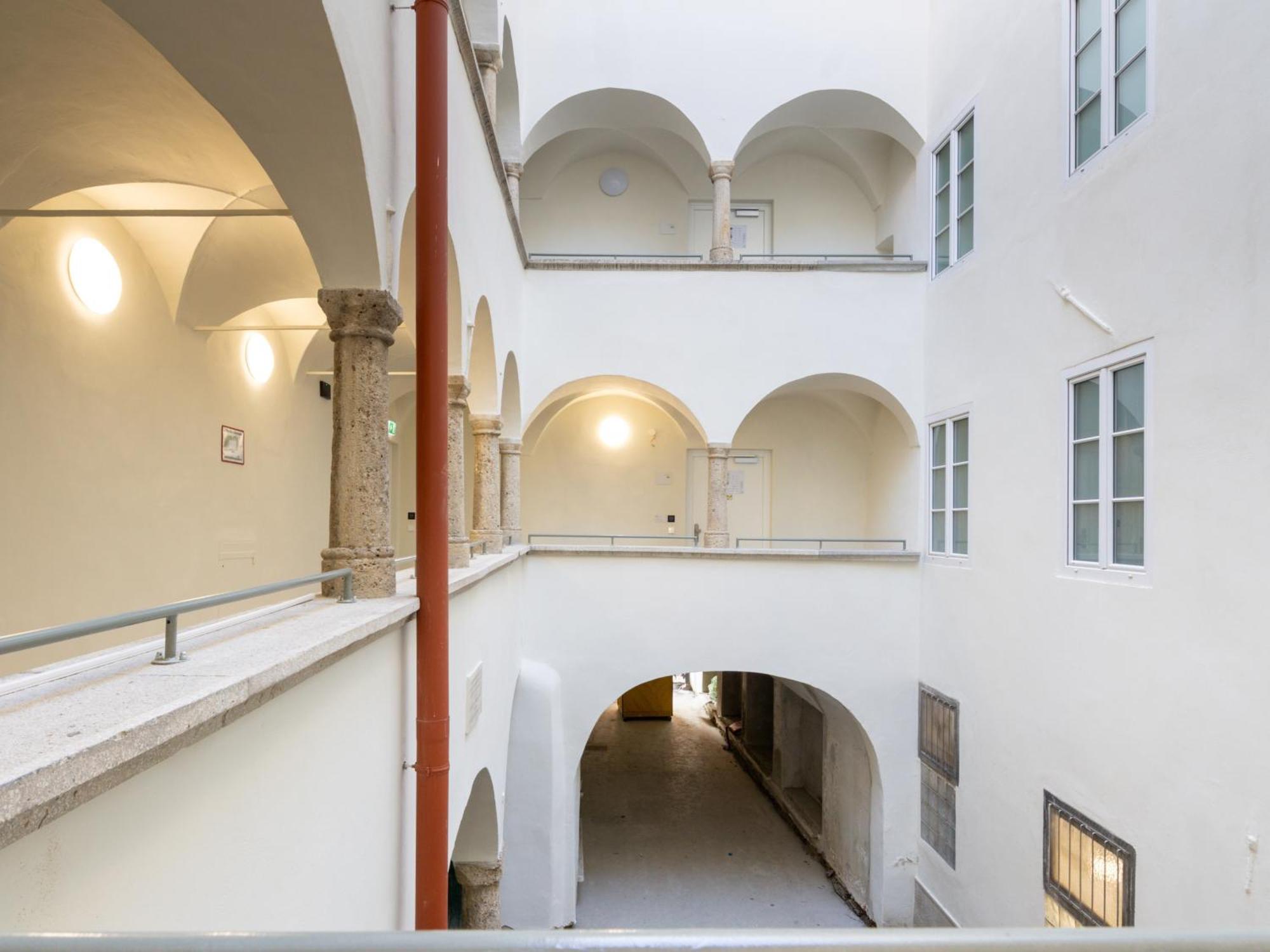 Limehome Klagenfurt Goessgasse Klagenfurt am Woerthersee Oda fotoğraf